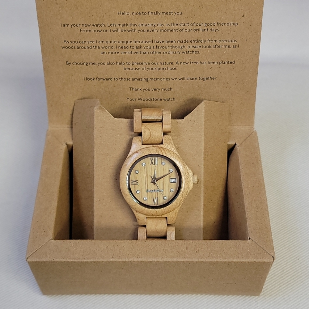 Like new Queen Maple Wood Women's Wooden Watch